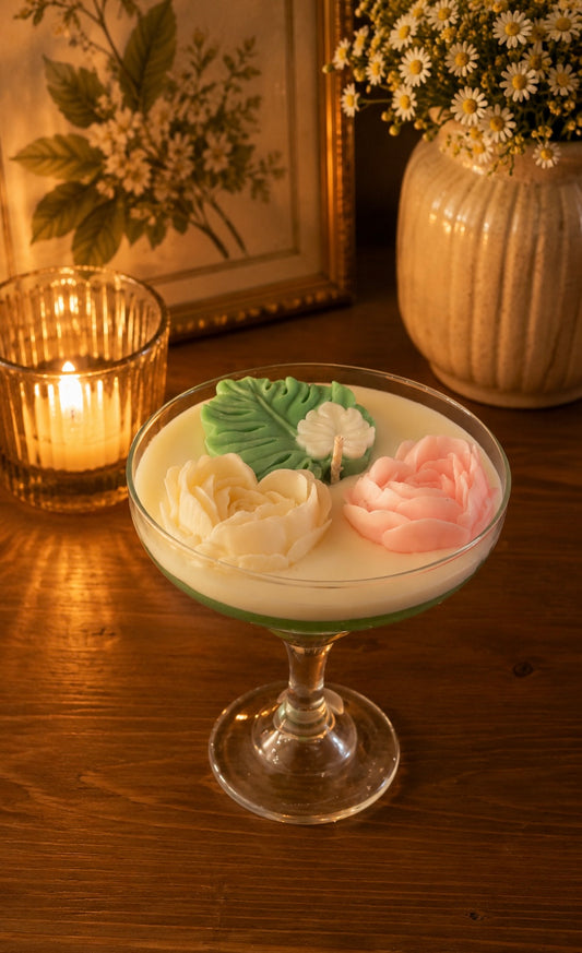 Romantic Japanese Magnolia Martini Candle – Hand-Poured Soy & Gel Wax Floral Elegance 🍸💝🌸