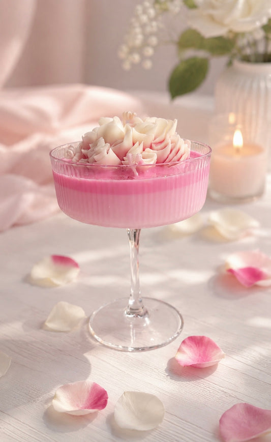 ✨ Indulge in Gardenia Romance ✨ 100% Organic Soy Wax: For a clean, eco-friendly burn