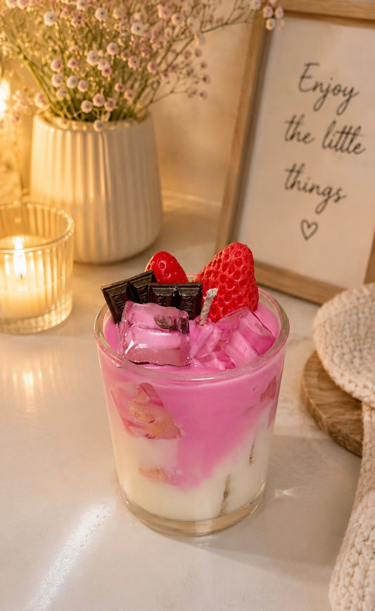Vanilla Musk Iced Strawberry Dream Candle 🍓 🍫 ❤️