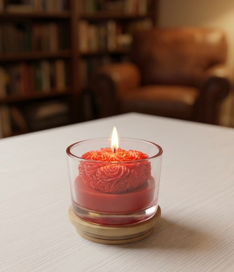 Heart-shaped candle with Japanese Magnolia Scent